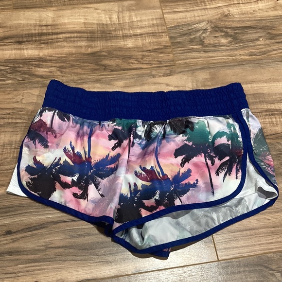 SO size large beach shorts - Picture 9 of 9